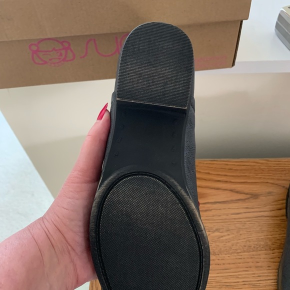 NWOT Dress barn Sugar brand ankle bootie. - Picture 7 of 11